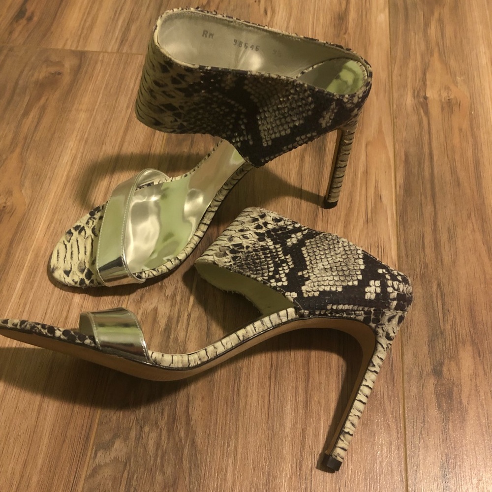Stuart Weitzman heels. 9.5 - Picture 3 of 4